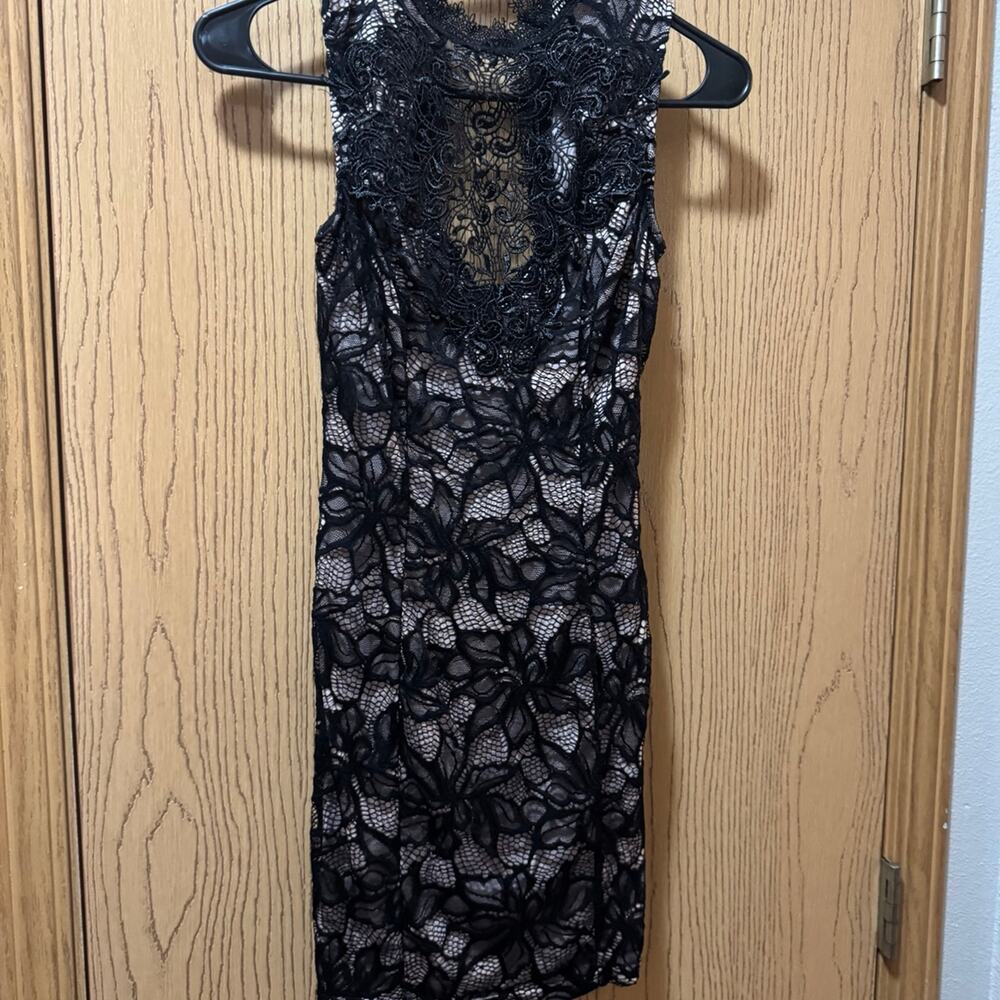 Alt. R. Dress size Small - Picture 2 of 8